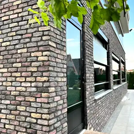Dekoratif tuğla kaplama ile duvarlarınıza estetik ve sıcaklık katın.